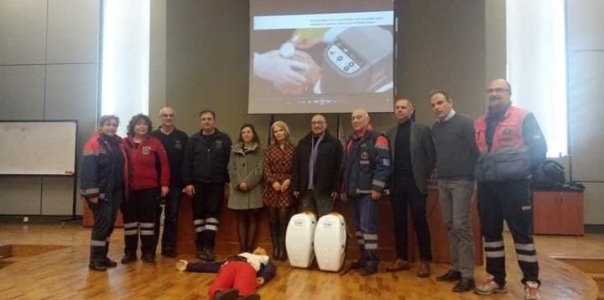 Παράδοση συσκευών Αυτόματων θωρακικών Συμπιέσεων LUCAS CPR του οίκου Stryker στο Ε.Κ.Α.Β Θεσσαλονίκης